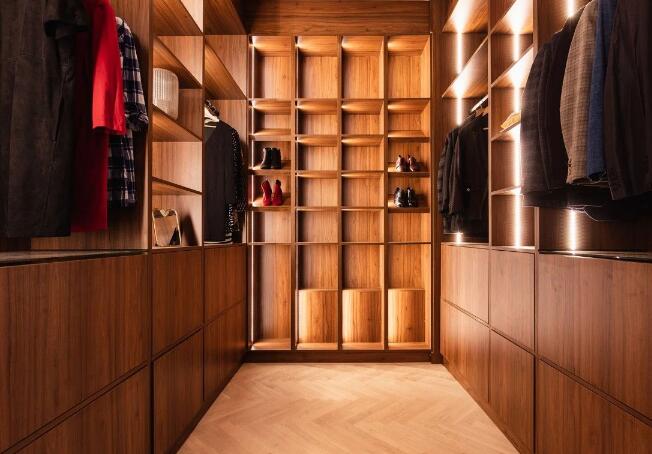 衣帽間分區(qū)的作用和優(yōu)勢